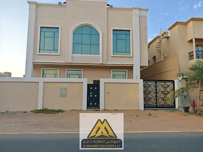 فيلا مساحة كبيرة 8 غرف ماستر بمنطقة الياسمين تصلح عائلات او موظفين بجوار جميع الخدمات والطرق الرئيسيه