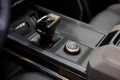 صورة 4 لـ 2024 GMC HUMMER