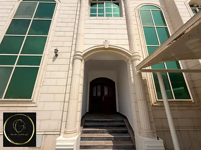 LUXARY 5 BEDROOM VILLA WITH GOOD FINISHING