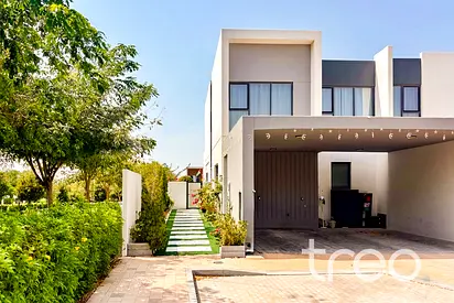 Park Backing 4 Bedroom Property