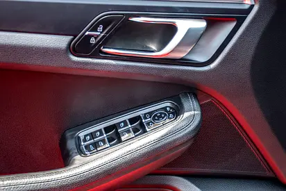 2020 Porsche MACAN — фото 9