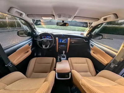 2019 Toyota FORTUNER — фото 11