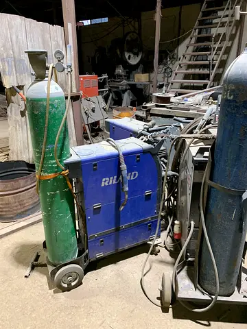 Used Riland Welding Machine with Gas Cylinders and Accessories