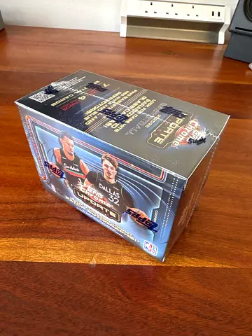 Topps Chrome 2025-26 Update NBA Basketball Sealed Value Box