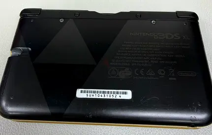 Nintendo 3DS Zelda gold edition