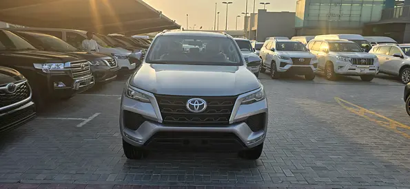 صورة مصغرة 9 لـ 2023 Toyota FORTUNER