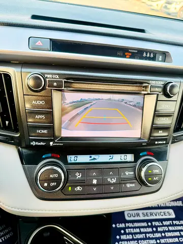2017 Toyota RAV 4 — миниатюра 6