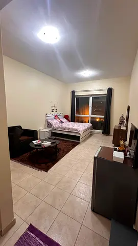 Fully Furnished Master Bedroom with Attached Bathroom - Oud Metha