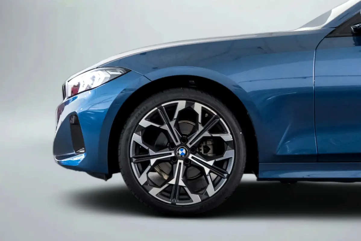 BMW 3-Series 2025