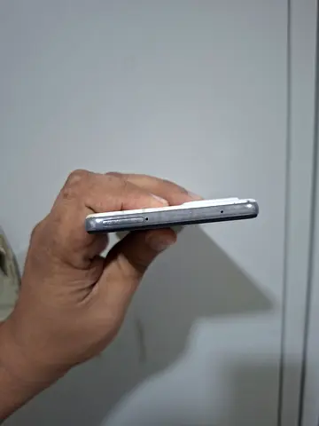 Samsung Galaxy A52 5G 8gb/128gb in mint condition.