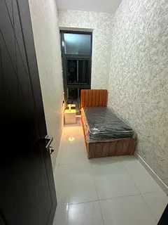 Fabulous Female Apartment Near Emirates Tower Metro Station