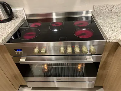 Midea 5 Hobs Full Electric Ceramic Cooker Range Size 90×60 cm