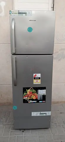 HISENSE medium range refrigerator with cooling good