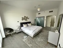 6500 master bedroom iwith balcony