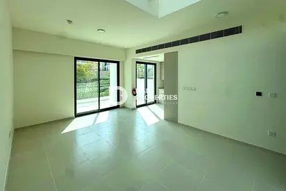 Corner Unit | Single Row | Prime Location