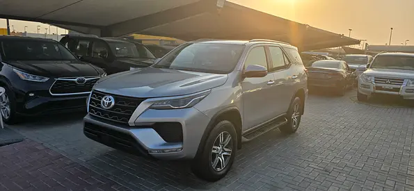 صورة مصغرة 7 لـ 2023 Toyota FORTUNER