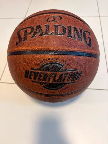 Spalding Neverflat Indoor/Outdoor Basketball