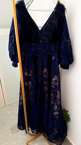 Luxury Navy Blue Embellished Lace & Velvet Evening Gown – M/L