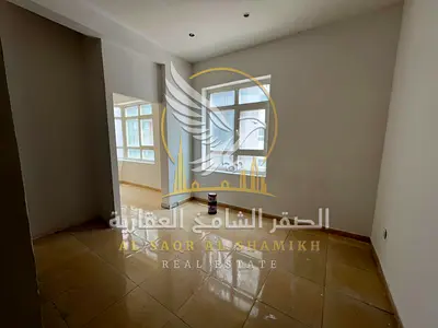 اكبر ستوديو مطبخ منفصل في منطقة القليعة بالشارقة مساحة واسعة جدا مع تكييف مركزي للايجار السنوي