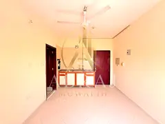 Spacious Studio apartment Near muwelaih bus station Family building 18k rent Prime location