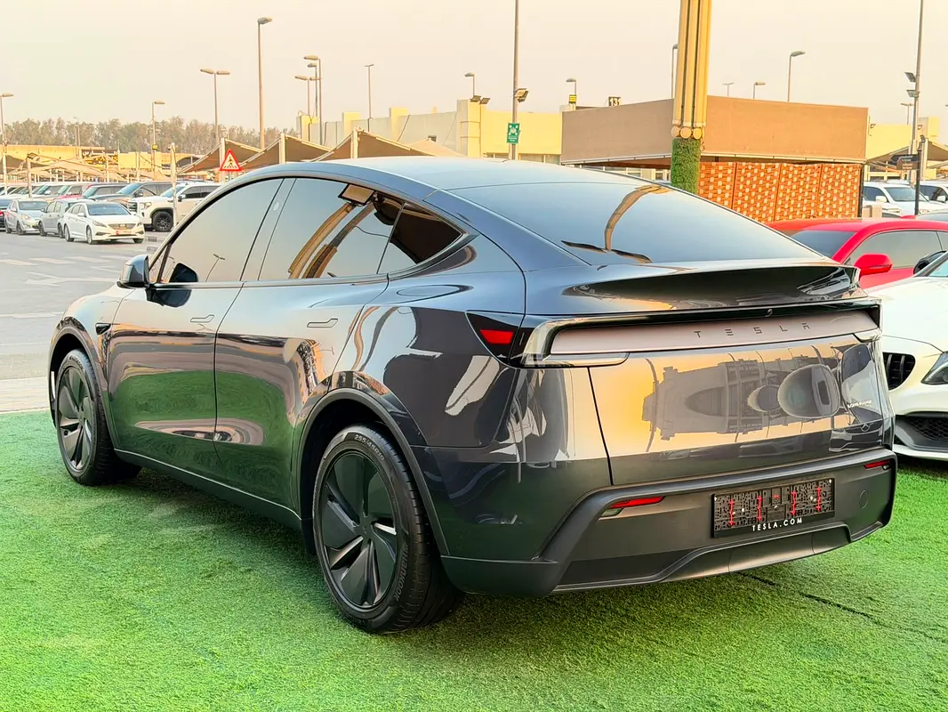 Tesla Model Y 2026