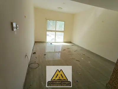 استوديو أرضي ثاني صف من كورنيش عجمان، مساحة كبيرة وتكييف مركزي، سعر 18,997 درهم، 4 دفعات.