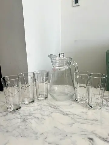Clear Glass Water Jug with Lid & Handle – Includes 5 Drinking Glasses