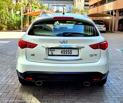 2017 Infiniti QX70 — фото 3