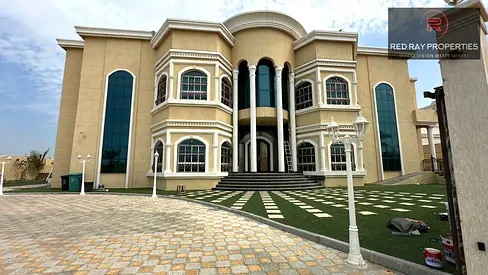 Luxury 6-Bedroom Corner Villa | 2 Master Suites | Covered Pool & Private Garage