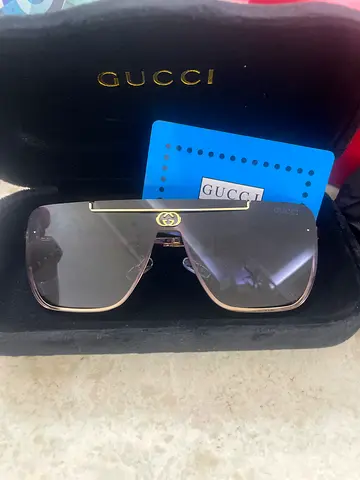 Gucci Aviator Sunglasses - Gold/Black Frame, Grey Gradient Lenses