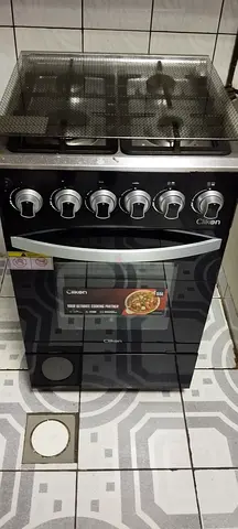 Crown 4-Burner Gas Cooker with Oven - Good Working Condition
