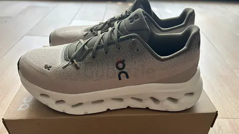 ON Cloudtilt Olive EU42.5 (100% authentic)