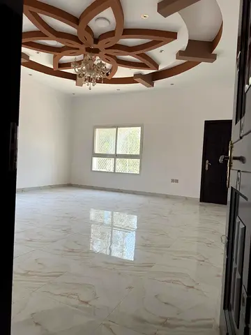 Luxury villa for annual rent in Al Muwaihat - Ajman, on a 4,000 sq ft plot, with an elegant design