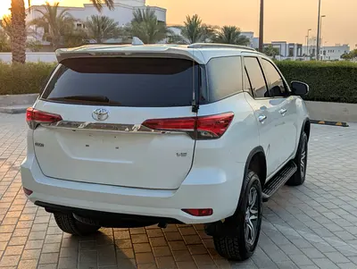 2019 Toyota FORTUNER — фото 4