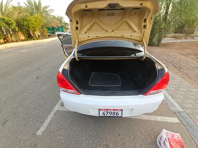 2011 Nissan SUNNY 照片 5