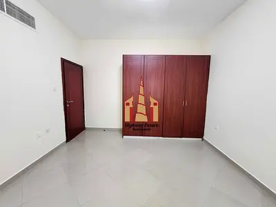 Luxury 1bhk apartment with wardrobe Near to sahara mall full family building