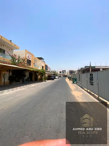 5 غرف نوم | مسبح خاص | مجلس مستقل | حوش واسع | مساحة 3,335 قدم² | موقع مميز