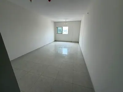Two bedrooms, living room, 3 bathrooms, balcony, central air conditioning, free maintenance (owner
