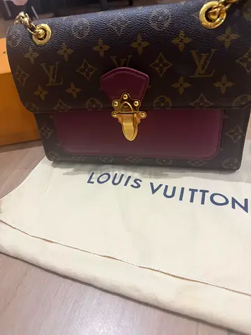Louis Vuitton Raising Victoire 2018 bag - good condition