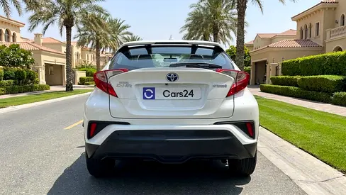 صورة 4 لـ 2023 Toyota C-HR
