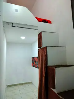 Deluxe Loft type partition 5 mins to Metro