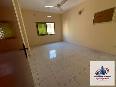 أكبر مساحه استديو بالشويهين مطبخ منفصل وتشطيبات سوبر ديلوكس سهل الوصول اليها وقريب من كل الخدمات وعلي بعد خطوات من الكورنيش وسهل الوصول وعلي مخرج دبي
