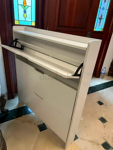 Shoe cupboard and bookshelves