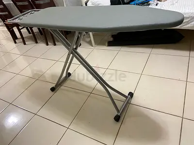 Folding iron stand