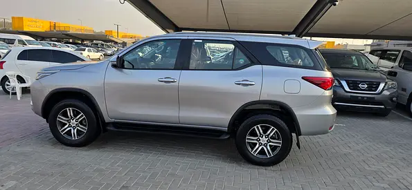 صورة مصغرة 2 لـ 2023 Toyota FORTUNER
