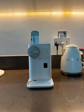 De'Longhi Nespresso Lattissima One