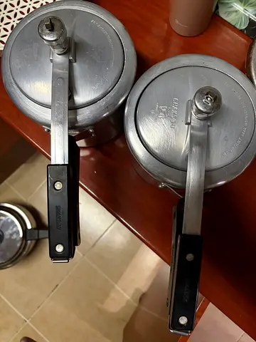Pressure cooker
