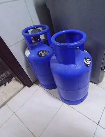 Two Empty 15.7kg Blue Gas Cylinders (Good Condition)