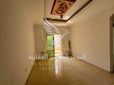 شقة غرفة وصالة للايجار السنوي في منطقة القليعة بلكونة باطلالة مفتوحة بدون تامين مساحة واسعة تشطيب حديث موقع استراتيجي