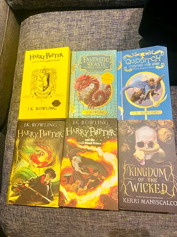 Harry Potter Set of 6 Young Adult/Children's Books (paperbacks) - mixed titles